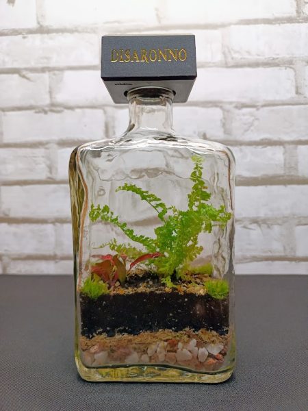 Florárium likőrös üvegben